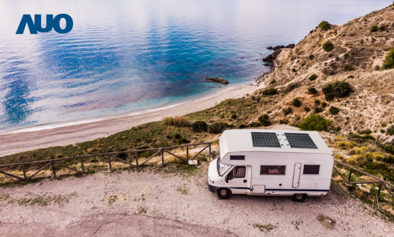 「可撓輕量化太陽光電板SunCurva」使用輕量特殊耐候型複合板取代傳統太陽能板的玻璃前板，不僅降低70%重量，每米平方僅3Kg；具有抗衝擊性能及通過電磁相容性測試，可應用於交通運輸工具，如露營車、遊艇等